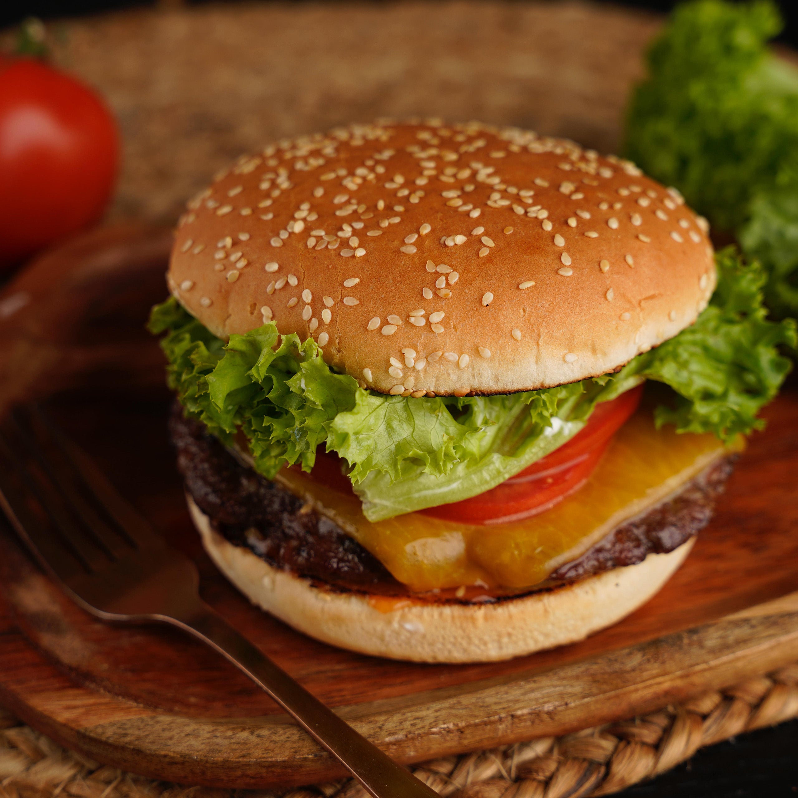 Cheesburger cu Cartofi prăjiți